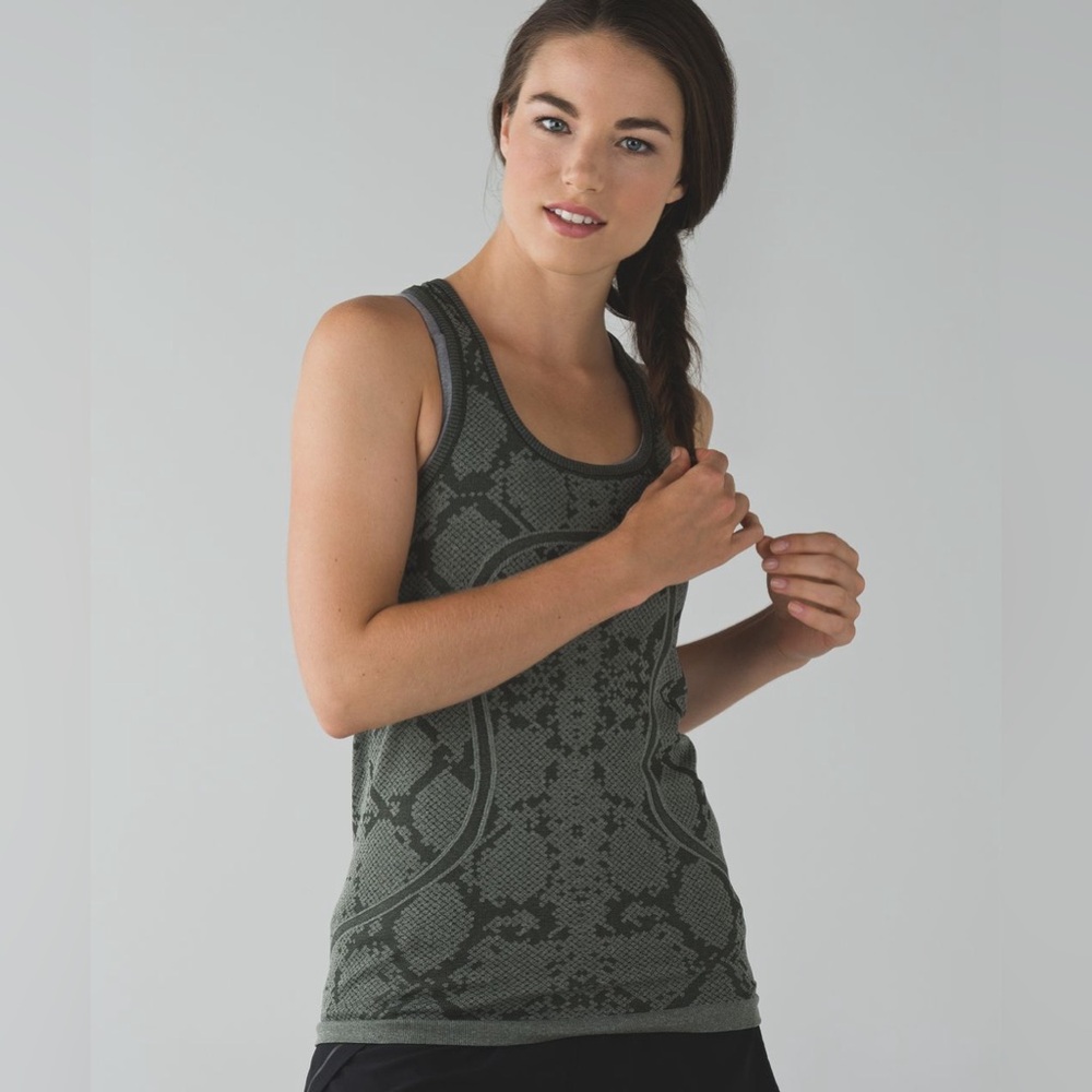 Lululemon Swiftly Tech Racerback Womens Size 10 - Picture 2 of 5